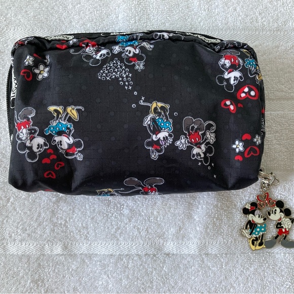 Lesportsac Disney Store Mickey Loves Minnie Cosmetic Pouch w Keychain Like NEW - Picture 2 of 8